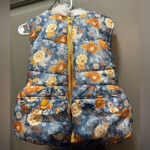 Little Lass Size 5 Floral Hooded Puffer Vest EUC